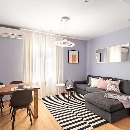 Three Bedrooms Apartment バルセロナ エクステリア 写真